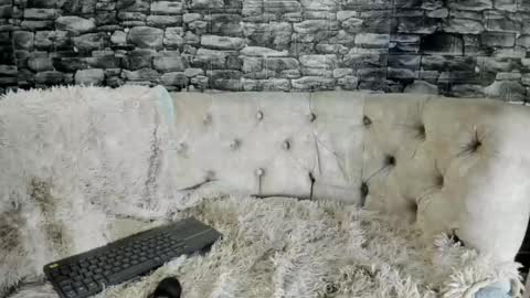 violetwinters_ online show from May 4, 2026, 3:35 am