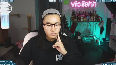 Snapshot of violishh chatting on December 18, 2024, 8:03 pm follow me on twitter violishh and ig violishh online show from December 18, 2024, 8:03 pm