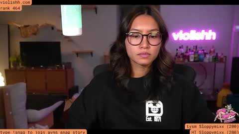 follow me on twitter violishh and ig violishh  online show from December 1, 2025, 1:21 am