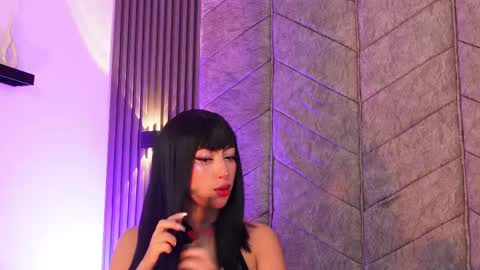 viollettebylyly online show from April 14, 2026, 12:22 pm