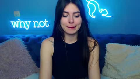 viollinalv online show from March 2, 2025, 2:43 pm