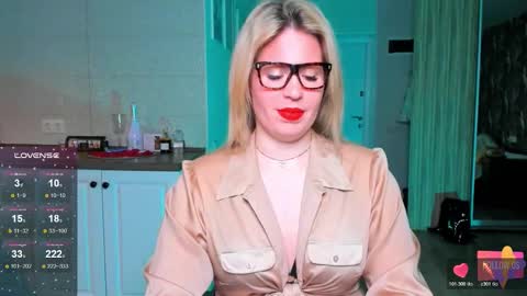 Snapshot of vip_juicy chatting on February 3, 2026, 2:44 pm VelvettTime online show from February 3, 2026, 2:44 pm