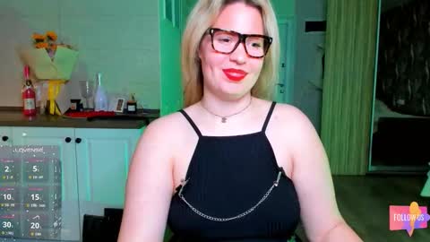 Snapshot of vip_juicy chatting on February 17, 2026, 4:57 pm VelvettTime online show from February 17, 2026, 4:57 pm