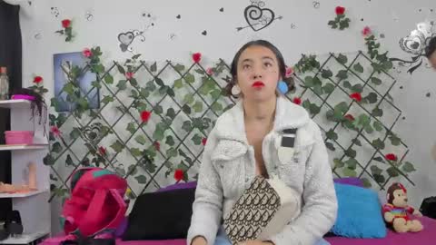 Snapshot of vip_thedivas chatting on January 8, 2025, 11:43 am The divas online show from January 8, 2025, 11:43 am