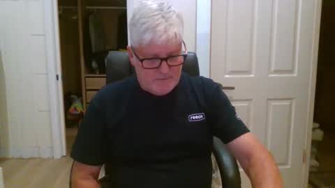 viper654321 online show from April 10, 2026, 7:57 am