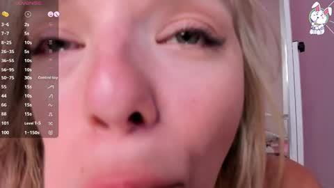 Chloe online show from March 14, 2026, 2:39 am