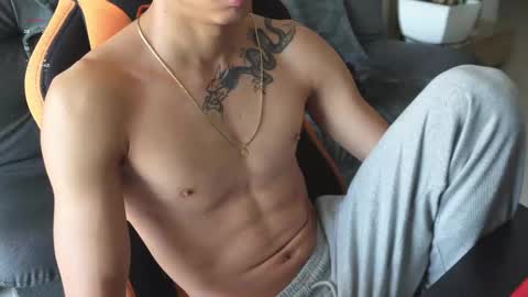 Snapshot of vito_benz chatting on October 18, 2025, 4:08 pm VITO BENZ online show from October 18, 2025, 4:08 pm