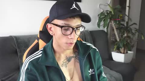 VITO BENZ online show from October 27, 2025, 12:09 pm