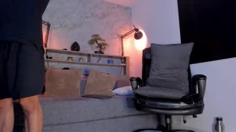 VITO BENZ online show from December 17, 2025, 1:11 am