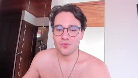 Vito Ferrer online show from February 16, 2026, 6:04 pm