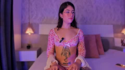 Vttoria online show from March 25, 2026, 2:34 pm