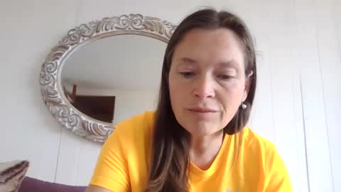 vivian online show from October 21, 2025, 5:02 pm