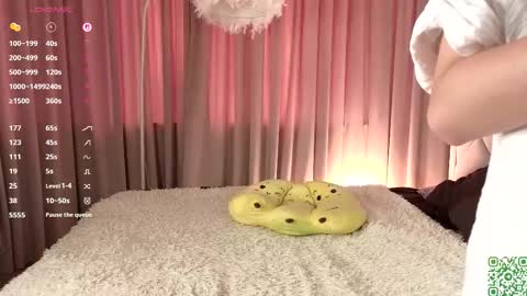 You like my friends can call me LUNA  This is my first day here online show from November 5, 2025, 7:30 am