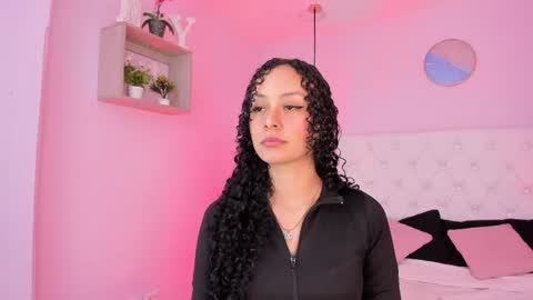 Vivi online show from November 5, 2025, 3:28 am