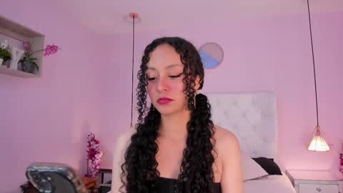 Vivi online show from February 18, 2026, 3:24 am