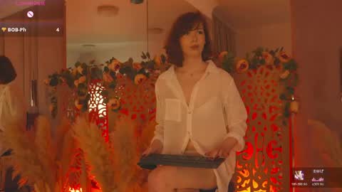 vivi_west online show from April 18, 2026, 7:07 pm