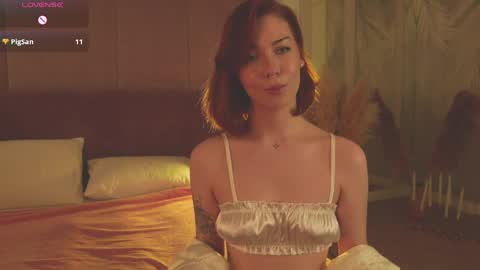 vivi_west online show from May 1, 2026, 5:17 pm