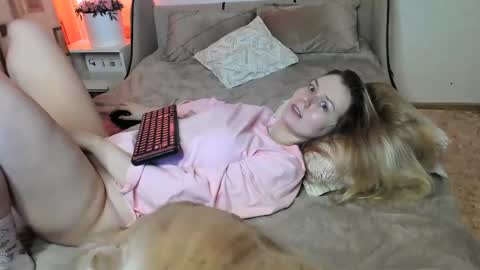 vivian_alison online show from February 15, 2025, 9:04 pm