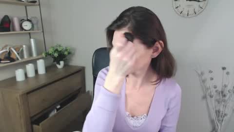 Vivian online show from December 10, 2024, 8:30 am