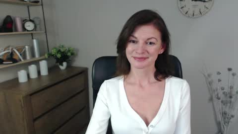 Vivian online show from December 12, 2024, 8:57 am