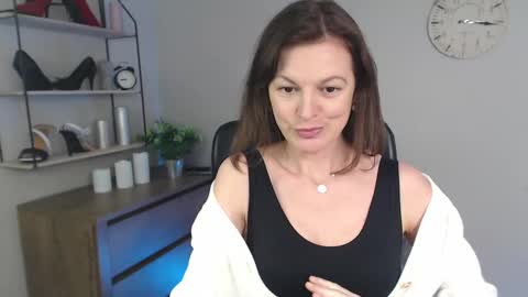 Vivian online show from March 5, 2025, 10:33 am