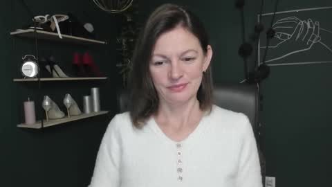 Vivian online show from October 17, 2025, 6:16 am