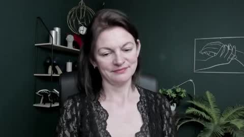 Snapshot of vivian_dream chatting on May 20, 2026, 6:41 am Vivian online show from May 20, 2026, 6:41 am