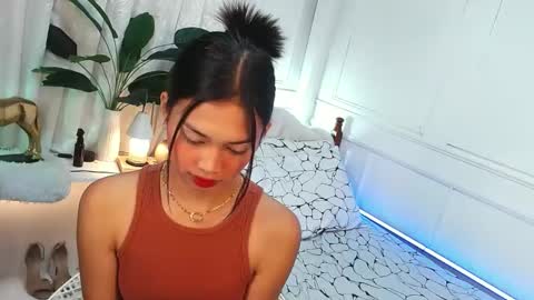 Vivian online show from March 8, 2025, 10:13 pm