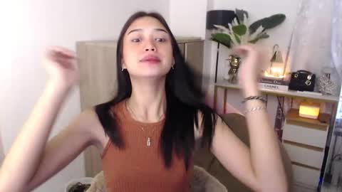 Vivian online show from September 24, 2025, 1:20 am