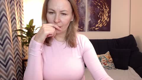 Vivian online show from December 13, 2024, 9:09 pm