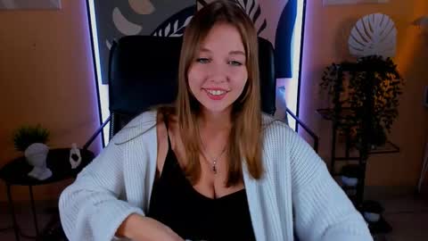 Snapshot of viviangutierrez chatting on October 3, 2025, 10:45 am viviangutierrez online show from October 3, 2025, 10:45 am