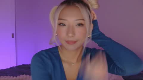 vivianwinters online show from November 11, 2025, 11:49 pm