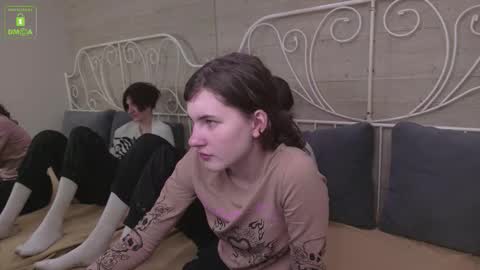 VIVIARAGENDY online show from October 11, 2025, 10:47 am