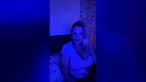 vivienesky online show from June 13, 2026, 8:23 am