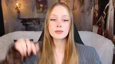 Vivien online show from November 23, 2025, 9:09 am