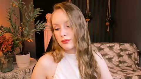 Vivien online show from November 27, 2025, 9:11 am