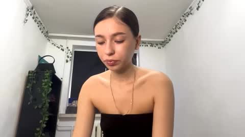 Vivi online show from October 28, 2025, 12:09 pm