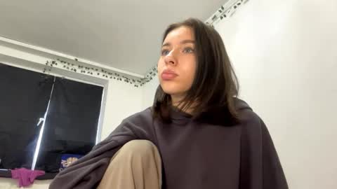 Vivi online show from October 30, 2025, 7:10 am