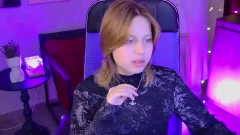 Snapshot of viviennehebert chatting on July 17, 2026, 9:38 am Vivienne online show from July 17, 2026, 9:38 am