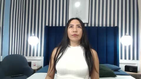 Vivian  online show from October 20, 2025, 12:27 pm