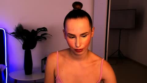 vivistar65 online show from June 15, 2026, 1:24 pm
