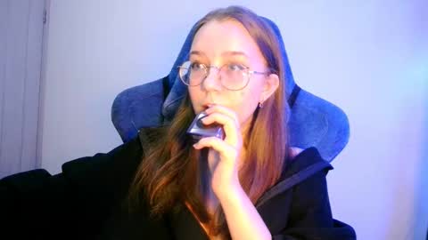 vivivivikkie online show from February 4, 2026, 10:26 pm