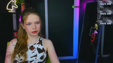 vivy_star online show from May 25, 2026, 6:36 pm