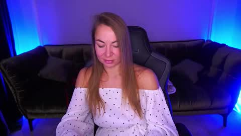 Ur Lady online show from November 6, 2025, 8:54 pm