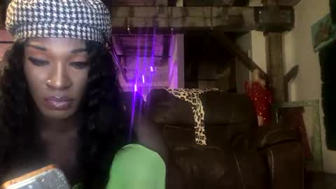 10 inch online show from December 11, 2024, 1:26 am