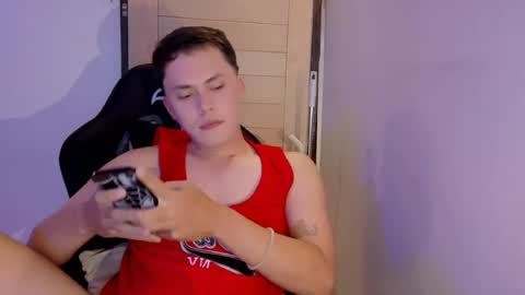 Snapshot of vladimir02_ chatting on June 16, 2026, 6:49 am Vlad online show from June 16, 2026, 6:49 am