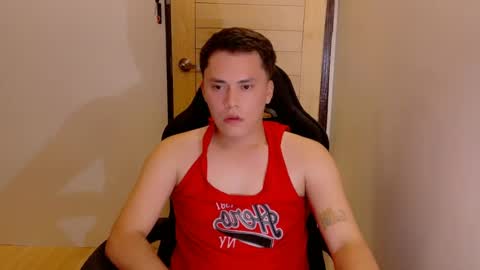 Snapshot of vladimir02_ chatting on June 19, 2026, 6:01 pm Vlad online show from June 19, 2026, 6:01 pm