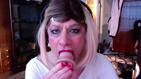 Violetta Elysia online show from February 3, 2026, 6:22 am