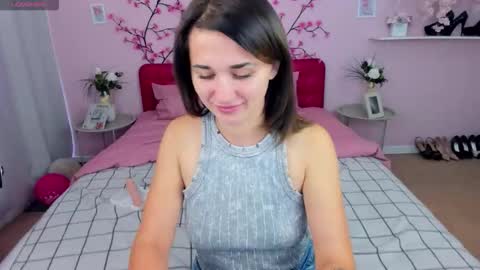 Vladlena online show from October 4, 2025, 6:33 am