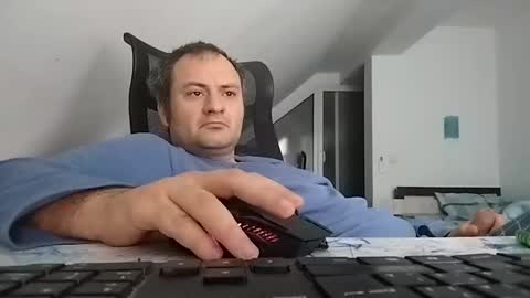 vladuhuh online show from February 4, 2025, 7:07 am